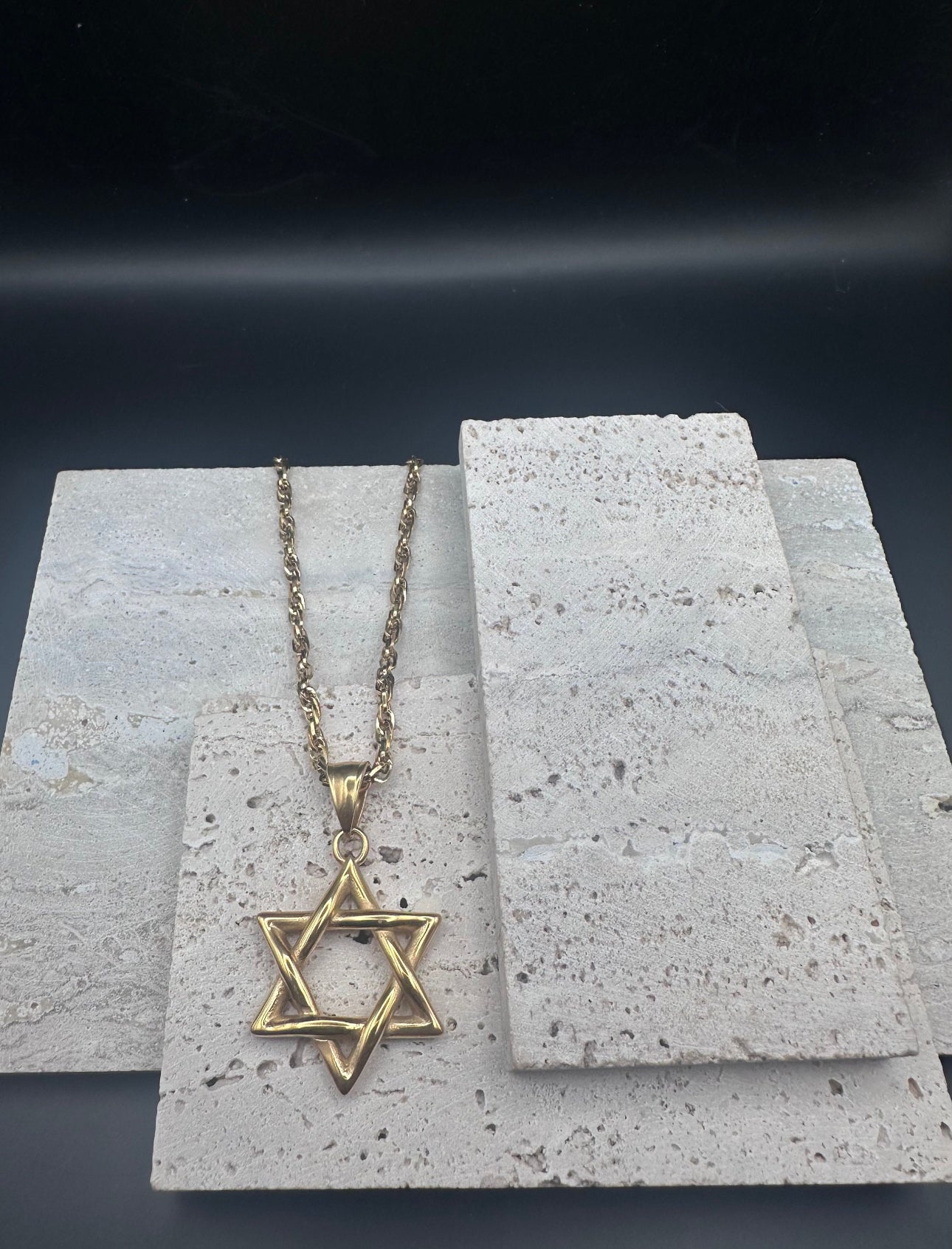 Men and Women Magen David Star of David Necklace Unisex - Gold