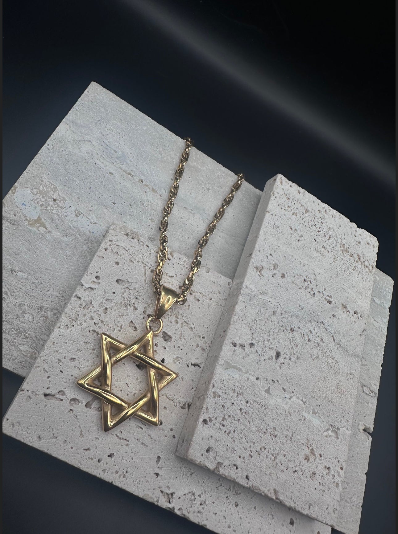 Men and Women Magen David Star of David Necklace Unisex - Gold