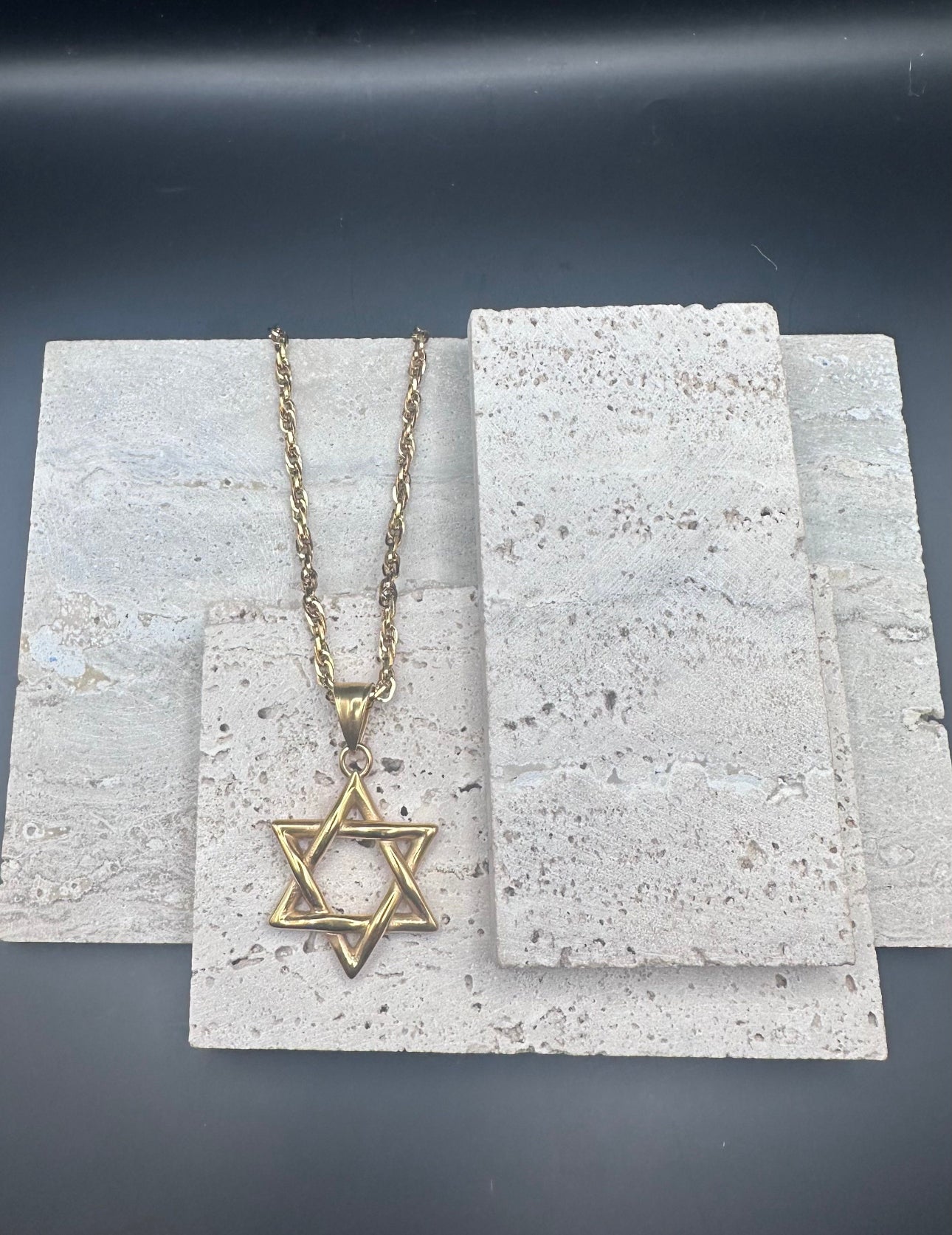 Men and Women Magen David Star of David Necklace Unisex - Gold